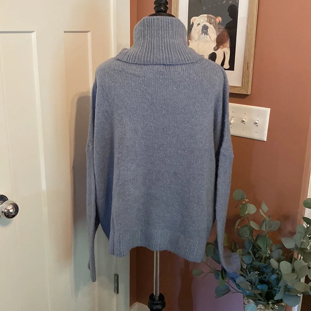 FABLE cowl neck chunky blue gray short waist M/L acrylic blend sweater